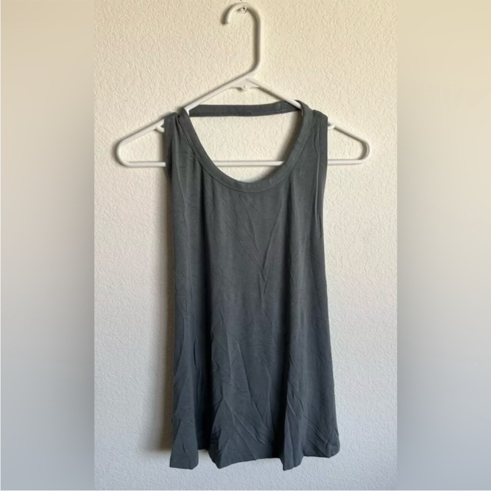 Bundle of 2 NWT Niyama Sol Yoga Drape Tank Tops Sz XS - Picture 4 of 5